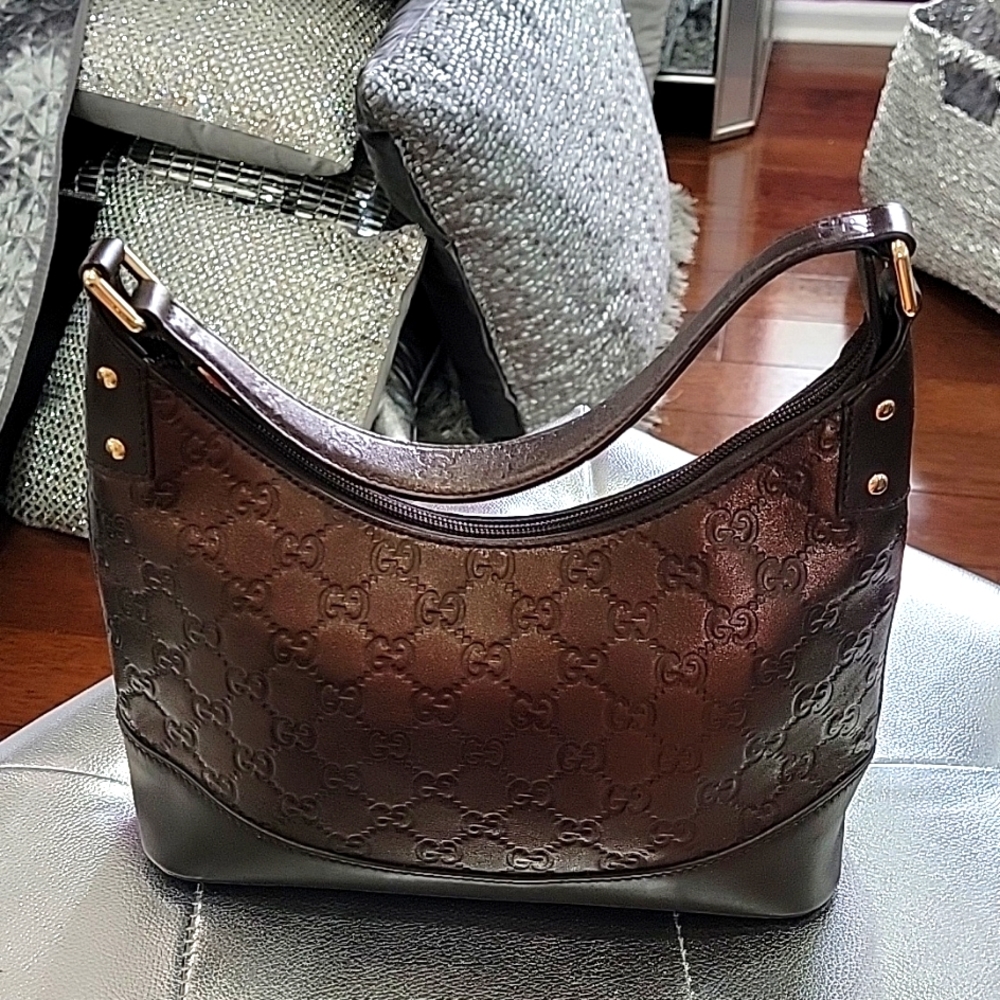 Authentic Gucci leather hobo. Used once.